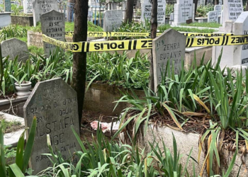 Mezarlıkta Dehşet! Poşet İçinde Bulundu...