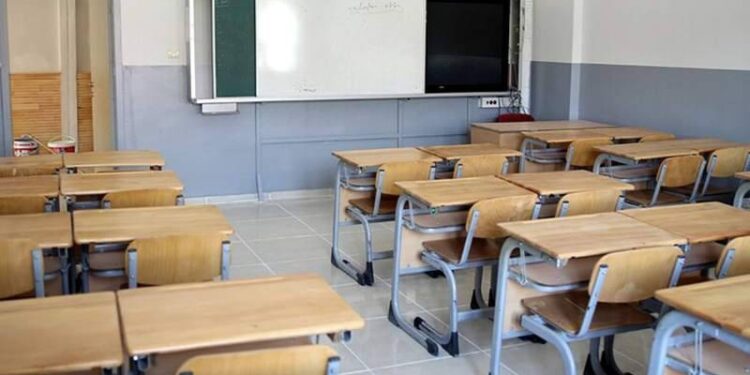 Özel okul ücretleri, 1.5 milyonu aştı: Veliler, iyi eğitim için ev ve arabalarını satıyor