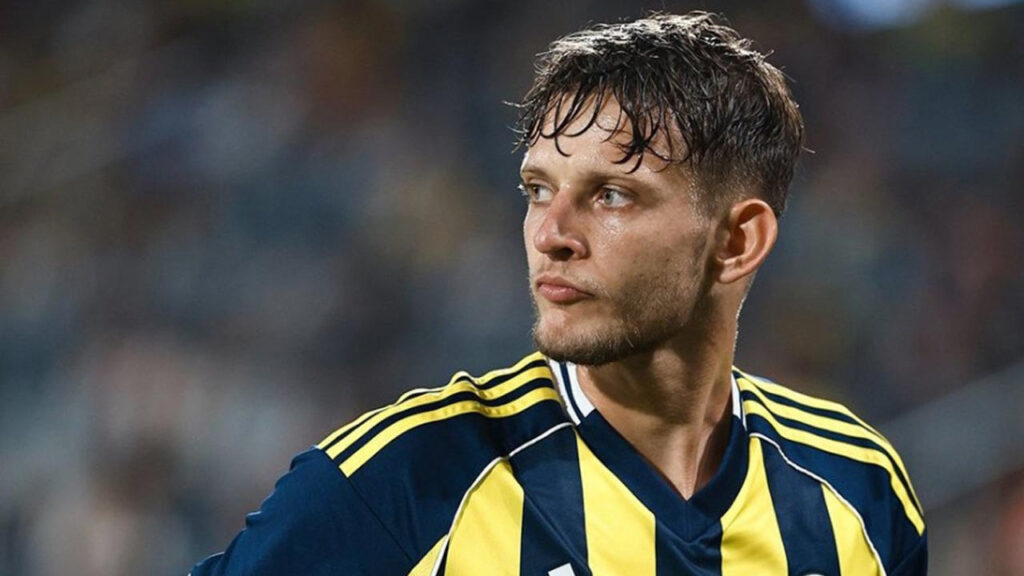 Sebastian Szymanski, Fenerbahçe'ye Veda Etti