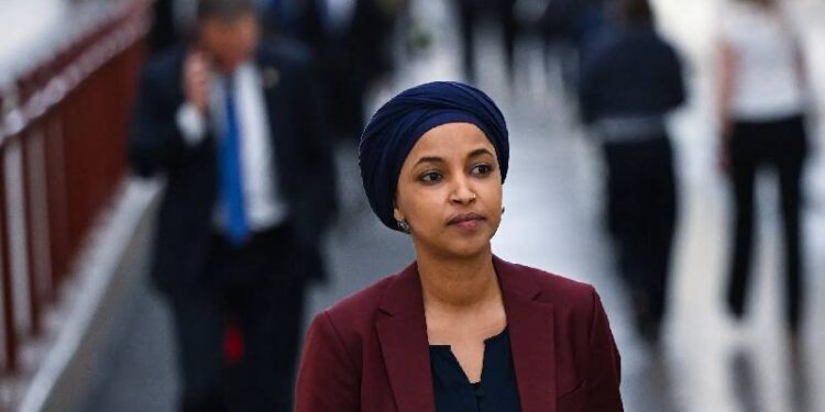 Somali asıllı Temsilciler Meclisi üyesi Ilhan Omar’a Minneapolis’te saldırı
