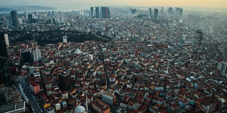 TÜİK Verileri Alarm Veriyor: İstanbul'dan Büyük Kaçış