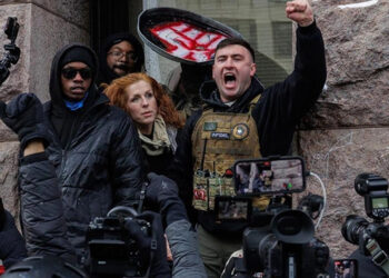 Trump’ın Affettiği İsimden Skandal Provokasyon! ABD’de Kuran-ı Kerim Yakma Girişimi