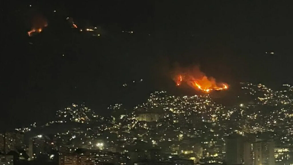 Venezuela'nın Başkenti Caracas'ta Patlama Sesleri