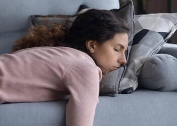 Bitmeyen yorgunluğa dikkat: Altında ciddi nedenler yatabilir!