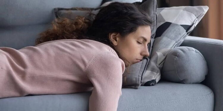 Bitmeyen yorgunluğa dikkat: Altında ciddi nedenler yatabilir!