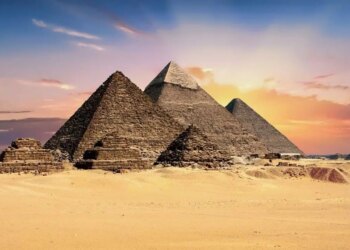 Araştırma: Giza Piramidi’nin yaşı 10.000 yıl daha eski olabilir