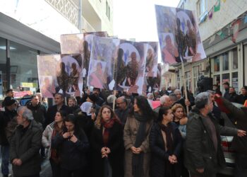 Birçok kentte Rojava protestosu: Milyonlar Öcalan felsefesinin yanında