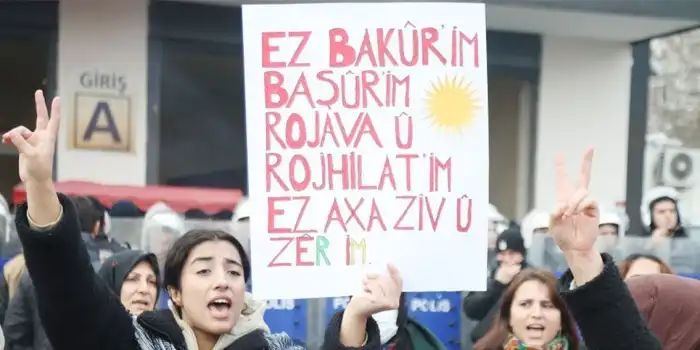 İstanbul’daki yurttaşlar: Rojava Kürt halkının simgesidir