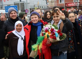 Halklar Karavanı’ndan 29 Avrupalı genç sınır dışı edilmek üzere gözaltına alındı