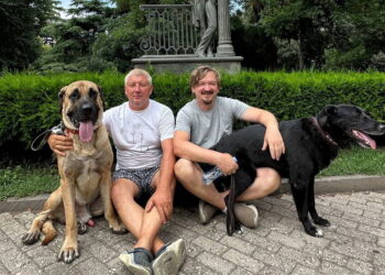 Rus aileden çağrı: Köpeklerini bulana 100 bin TL ödül