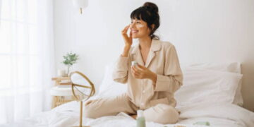 Kolajen üretimini artırıyor, yaşlanma belirtilerini azaltıyor: Cilt görünümünü gençleştiren bakım rutini rehberi