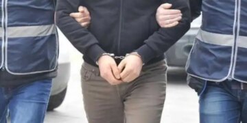 Lise öğrencisi saç örme videosu nedeniyle tutuklandı