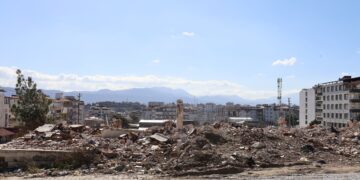 3 yıl geçti, bir şey değişmedi: 218 bin kişi konteynerlerde kalıyor