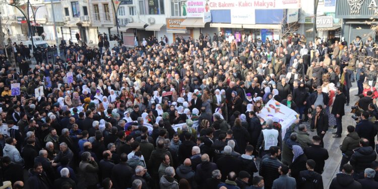 Kürdistan kentleri Rojava için tek yürek  Güncelleniyor