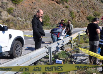 Yol kenarında cesedi bulunan kadının eşi gözaltında