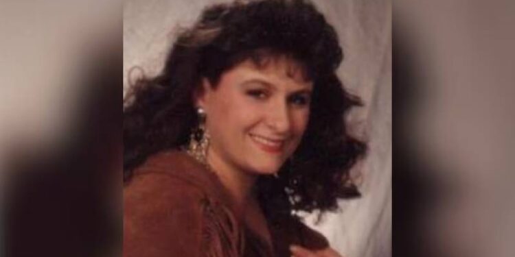 24 yıldır aranan 3 çocuk annesi kadın aynı mahallede bulundu