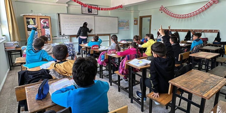 İkinci ara tatil ne zaman başlıyor? 2026 ikinci dönem ara tatili Ramazan Bayramı ile birleşecek mi?