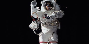 NASA’da yeni dönem: Astronotlar uzaya akıllı telefonlarıyla gidecek!