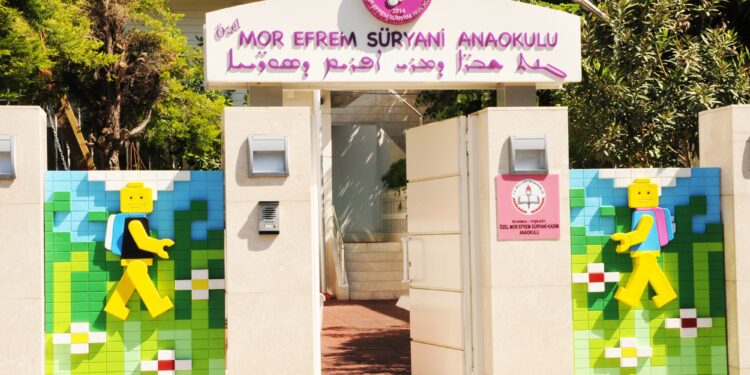 Süryanice yok olmanın eşiğinde: Anadillerinde eğitim görmelerini sağlamalıyız