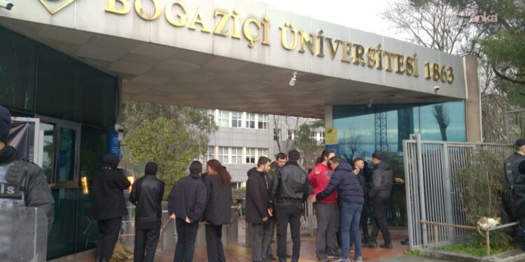 Boğaziçi Üniversitesi’nde Erdoğan’ın programı nedeniyle abluka: Gözaltılar var