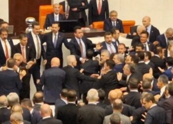 Meclis’te Akın Gürlek gerginliği: AKP-CHP arasında yumruklu kavga