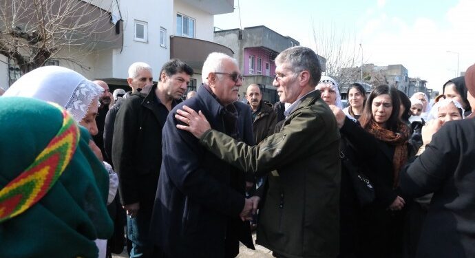32 yıl sonra tahliye olan İnan’a memleketinde kitlesel karşılama
