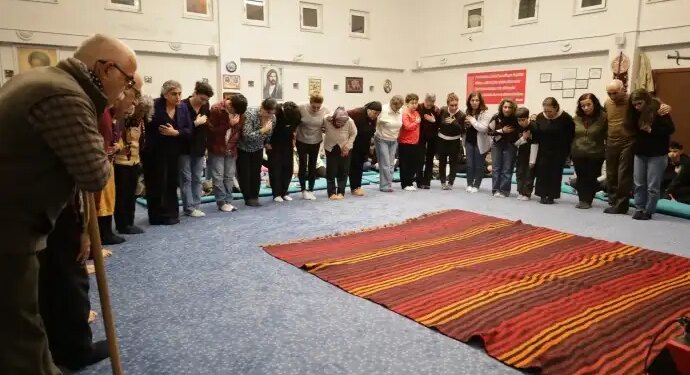 Xızır Cemi’nde çıralar Rojava için yakıldı