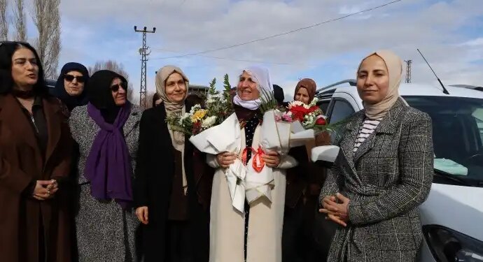 Tahliye olan Besra Erol: Neyden pişman olacağız, varlığımızdan mı?