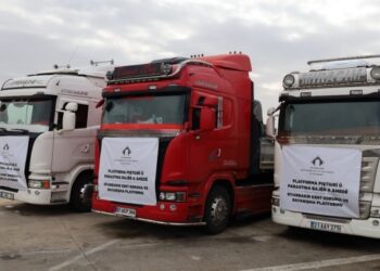 Kobanê’de insani kriz derinleşiyor: Yardım TIR’ları 4 gündür bekletiliyor