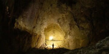 Uzayda yaşamın anahtarı olabilir: Karanlıkta fotosentez yapan mikroplar bulundu!