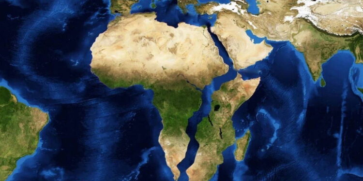 Bilim insanları açıkladı: Afrika ikiye ayrılıyor, yeni bir okyanus doğuyor