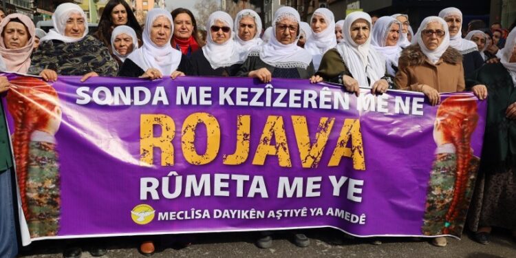 Barış Anneleri’nden Kobanê tepkisi: Sınırları tanımayacak, duvarları kaldıracağız