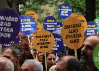 Kürtçe öğreten dernek sayısı yetersiz