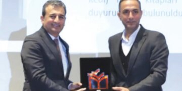 Gazetemizin yazarı Murat Ağırel Düşünce ve İfade Özgürlüğü Ödülüne değer görüldü: Ödülünü tutuklu gazeteci Uludağ’a adadı