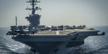 ABD, uçak gemisine yaklaşan İran’a ait İHA’yı düşürdü