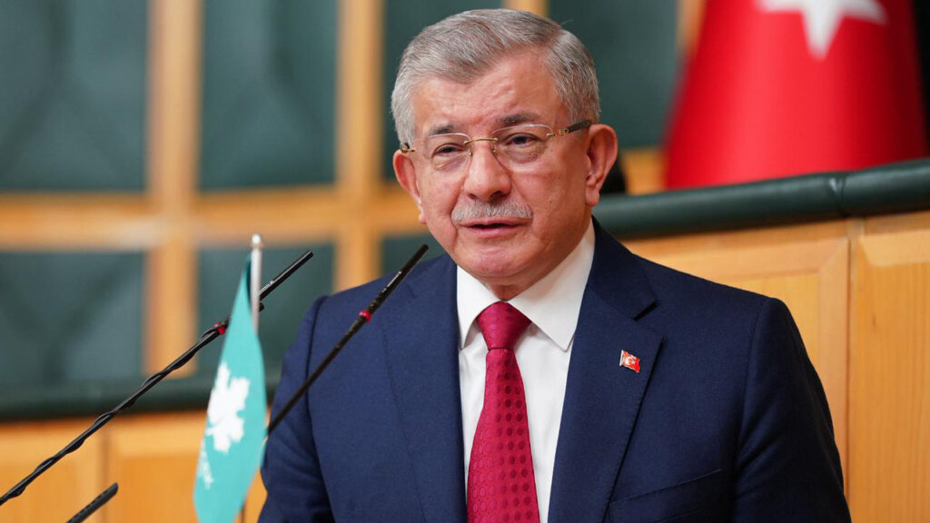 Ahmet Davutoğlu: Maddi Sıkıntılar Yaşıyorum