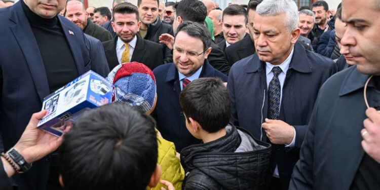 Bakan Gürlek’e Memleketi Nevşehir’de Coşkulu Karşılama: Beni Bağrınıza Bastınız