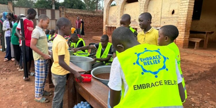 Embrace Relief’ten 6 ülkede 801 yetime Ramazan ayı boyunca iftar desteği