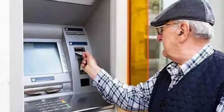 Emeklinin Beklediği Maaş Farkları Hesaplara Yattı