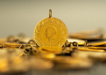 Fed Beklentileri Değişti, Altın Fren Yaptı