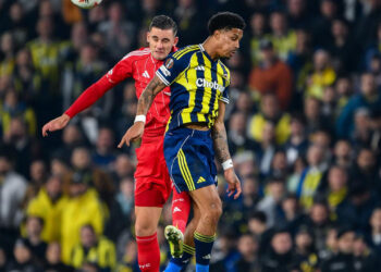 Fenerbahçe, Turu Zora Soktu: Sarı-Lacivertliler Evinde Yıkıldı