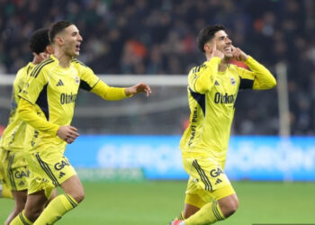 Fenerbahçe Zorlu Deplasmandan 3 Puanla Çıktı