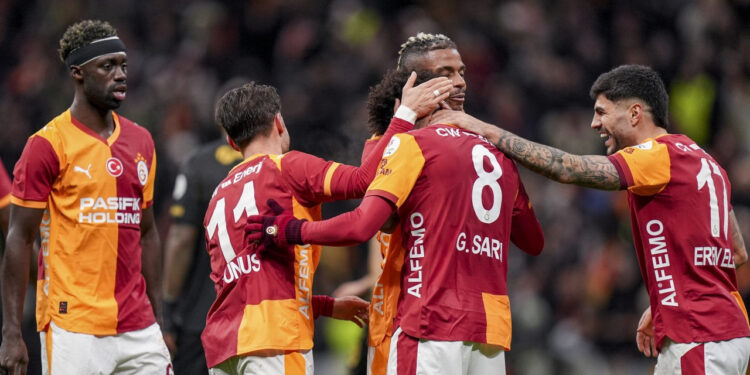 Galatasaray Evinde Coştu... 4 Gollü Zafer