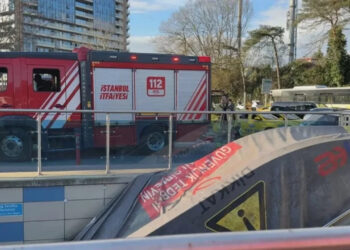 Hacıosman'da İntihar... Raylara Atlayan Kadın Kurtarılamadı