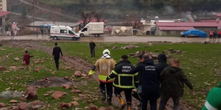Hatay’da Su Dolu Çukura Düşen Çocuk Kurtarılamadı