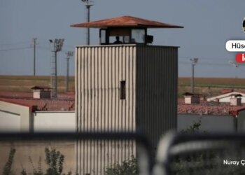 ‘Acı duyan canlıdır, başkasının acısını duyan insandır’