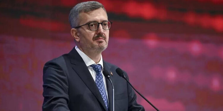 İletişim Başkanı Duran'dan CHP'ye 'Kürsü İşgali' Tepkisi