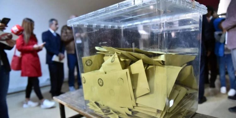 İlk kez oy kullanacak gençlerin parti tercihleri belli oldu