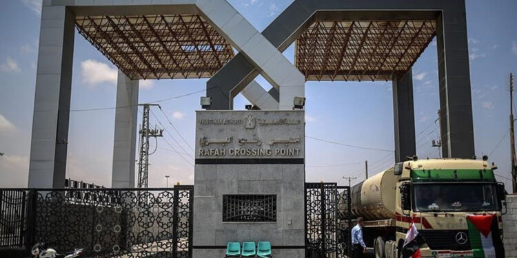 İsrail Basını Duyurdu: Refah Sınır Kapısı Açıldı... Gazze'ye Giriş var ama Yardım Yok!