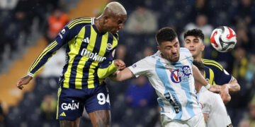Kadıköy’de Geri Dönüş Gecesi: Fenerbahçe Erzurumspor’a Geçit Vermedi